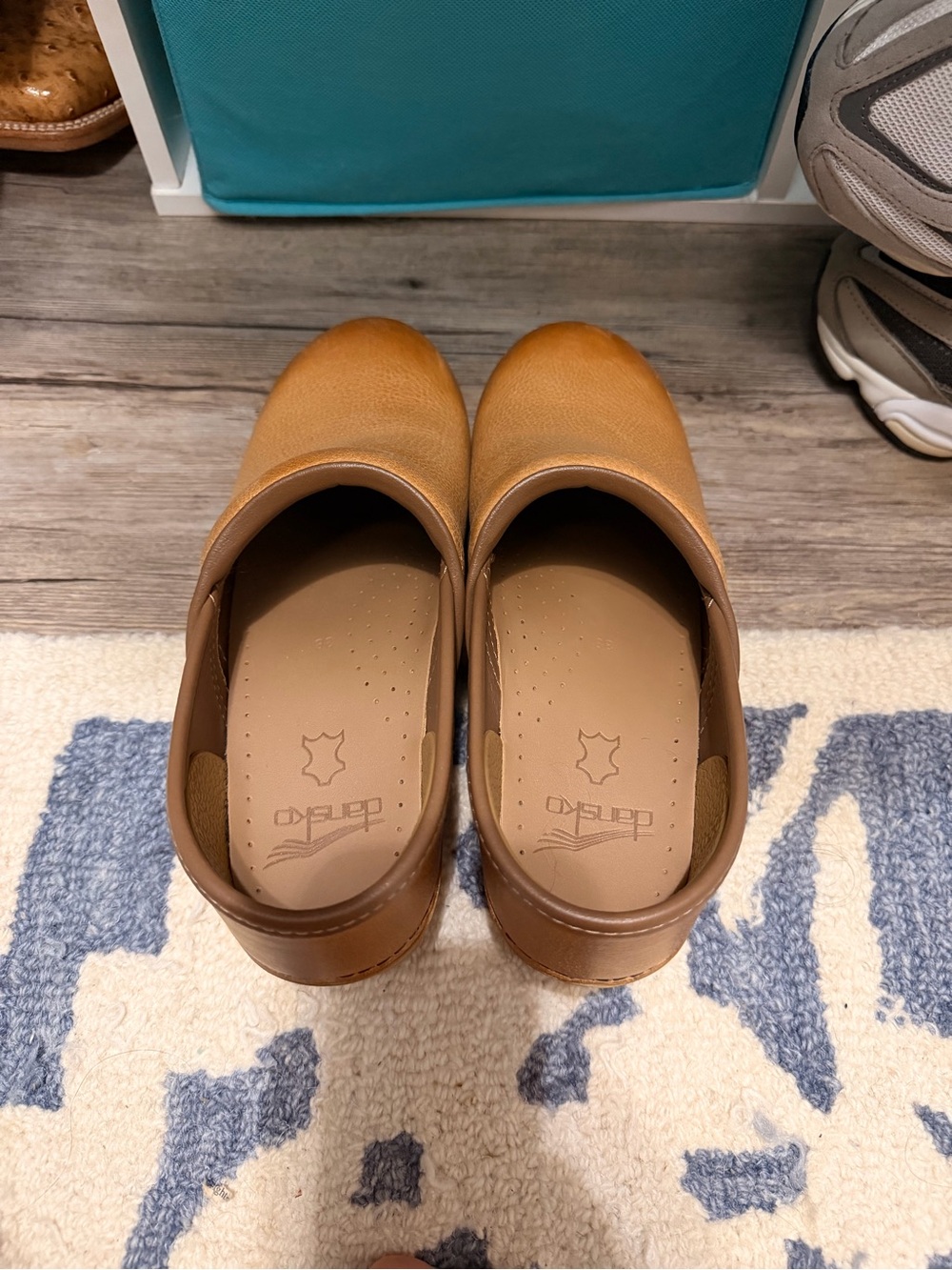 Dansko Distresses Honey Leather Clogs - Slip-On Mules - Picture 2 of 3